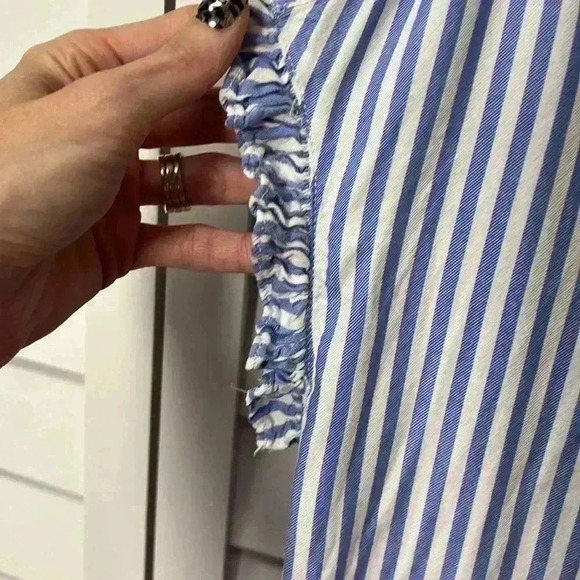 beachlunchlounge Sleeveless Button Up Striped Top Size Small Blue & White - Picture 3 of 6